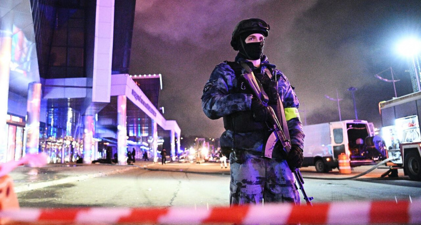Более 70 бригад скорой помощи помогли на месте теракта в Москве