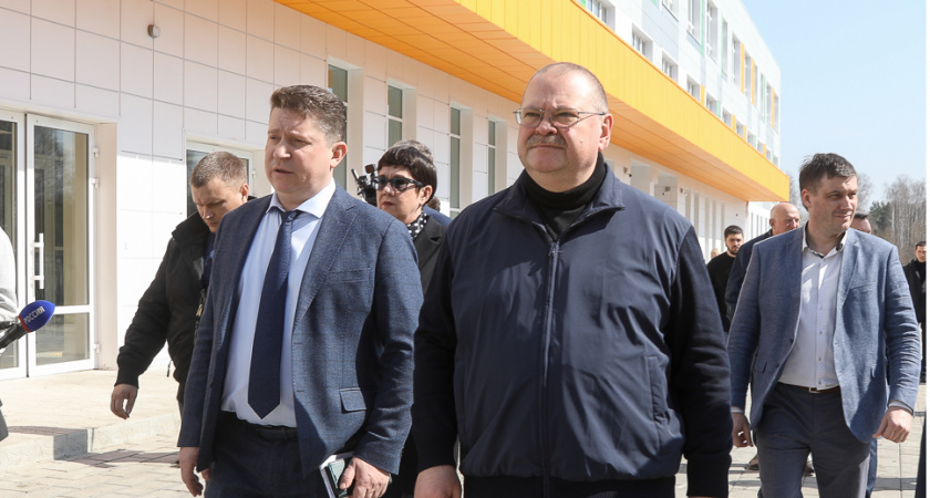 Олег Мельниченко оценил готовность новой школы на Измайлова в микрорайоне ГПЗ-24