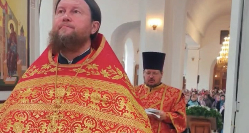 Пензенский священник Алексей Горшков совершил Пасхальное поминовение усопших в Петропавловском храме