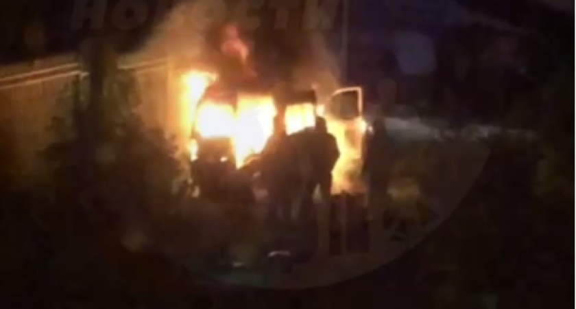 В центре Пензы огонь вечером уничтожил «ГАЗель»
