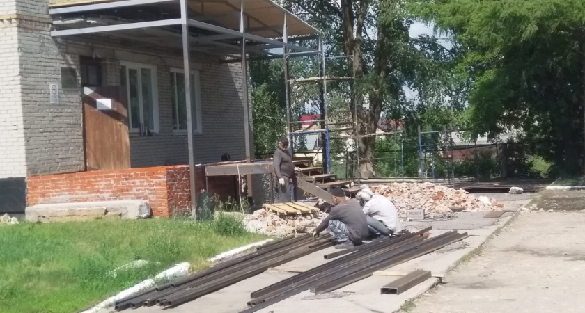 В Башмаковской больнице идет внутренняя отделка терапевтического корпуса