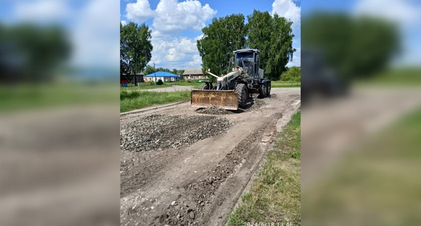 Начали ремонт дороги к селу Карповка в Сердобском районе