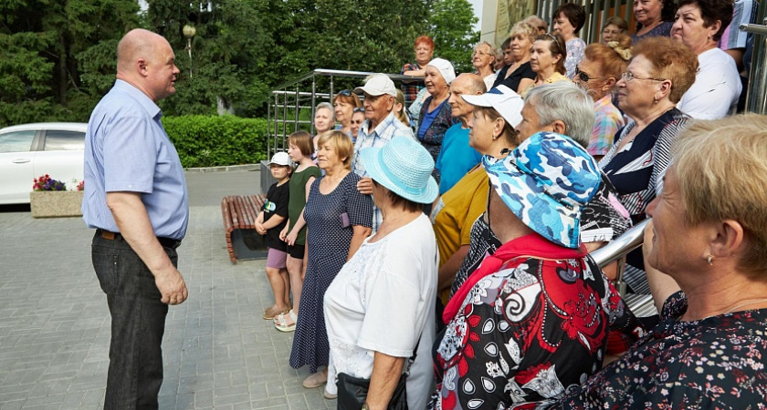Вадим Супиков принял участие в организации поездки на Семиключье для жителей микрорайона Маяк