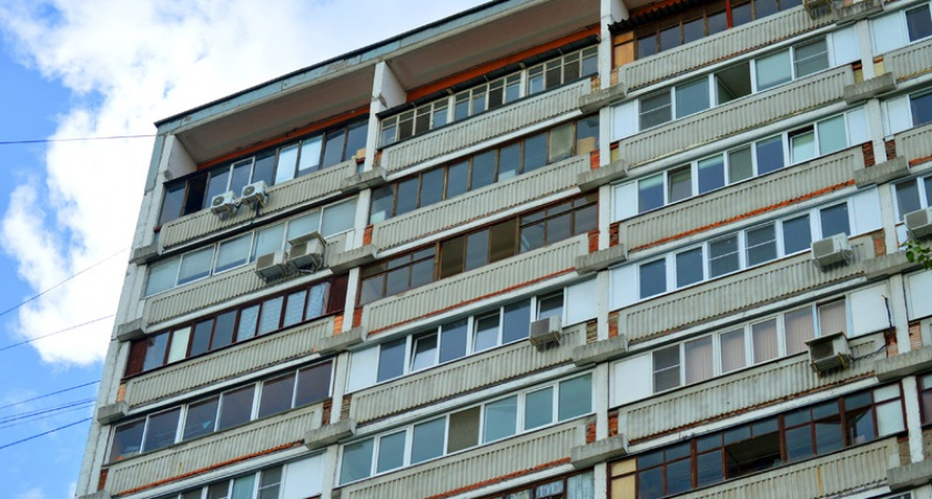 С 7 июля застекленные балконы будут под запретом: их придется снять и не разрешат сделать заново