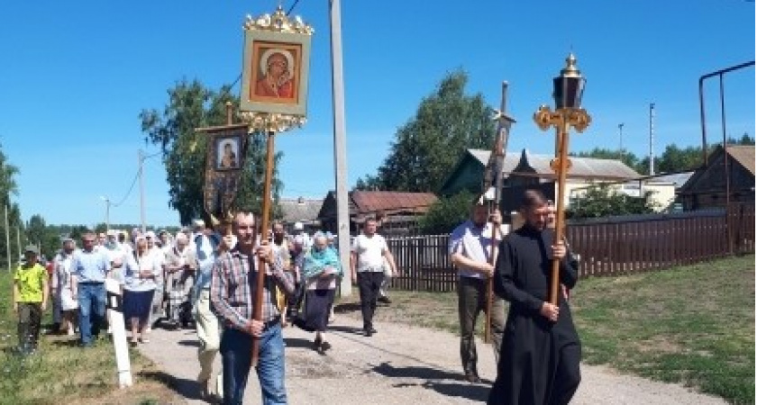 В Пензенской области в село Серый Ключ прошел крестный ход к Ангелу пустыни