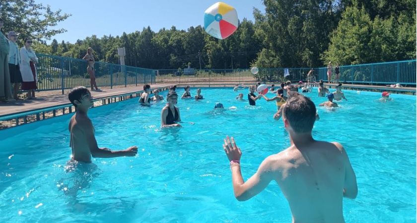 Александр Басенко рассказал об открытии бассейна в лагере "Юность"
