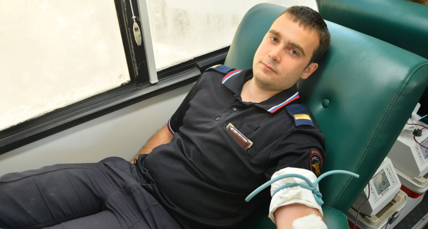 В Пензе 70 полицейских приняли участие в донорской акции
