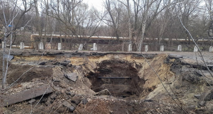 Златогорский назвал главную причину задержки ремонта разрушившегося моста