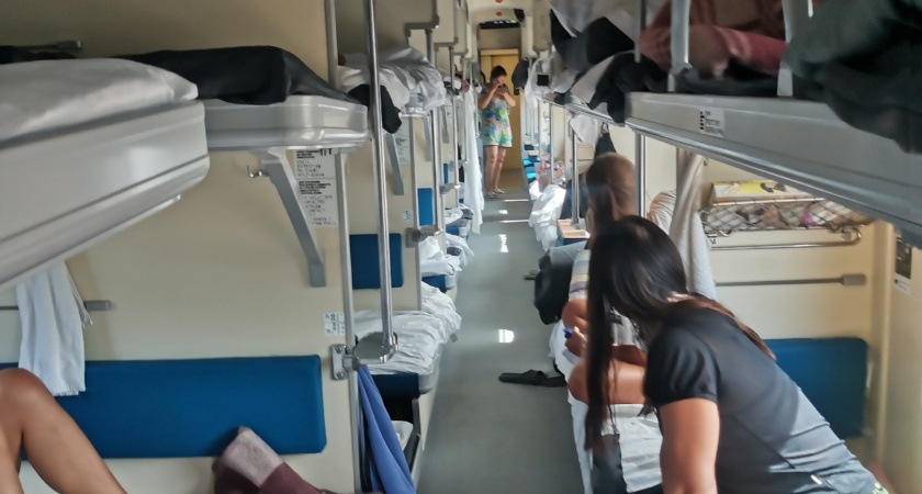 "Выкинут" из вагона вместе с чемоданами: РЖД ужесточает правила, теперь не поможет даже билет