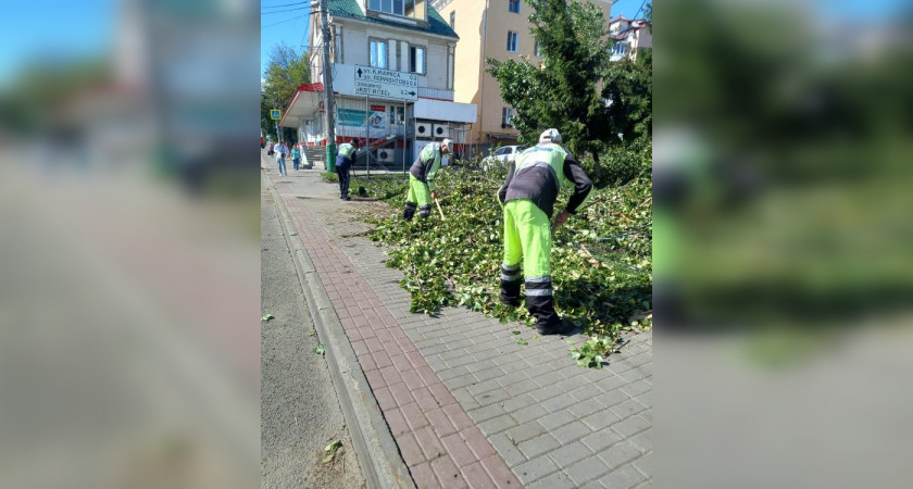 В Пензе продолжают бороться с последствиями воскресной непогоды