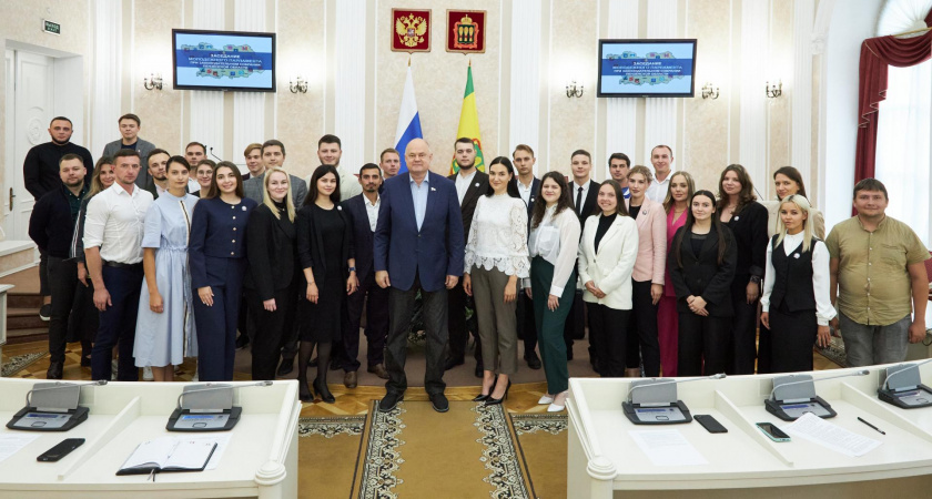 В заседании пензенского молодежного парламента принял участие Вадим Супиков