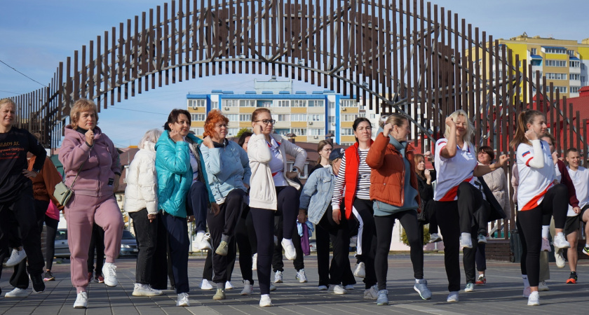 Воспитатели детсадов дружно поддержали парковые забеги в Спутнике