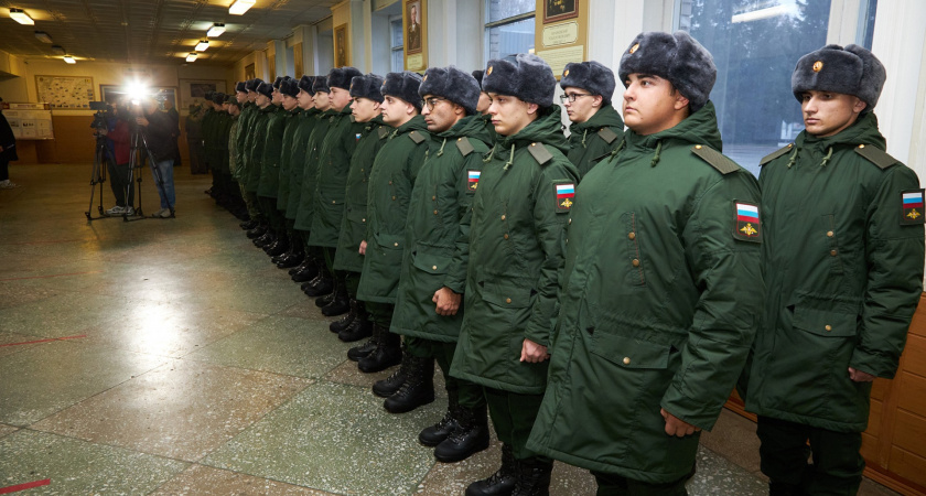 В торжественной обстановке прошла отправка первых осенних призывников из Пензы