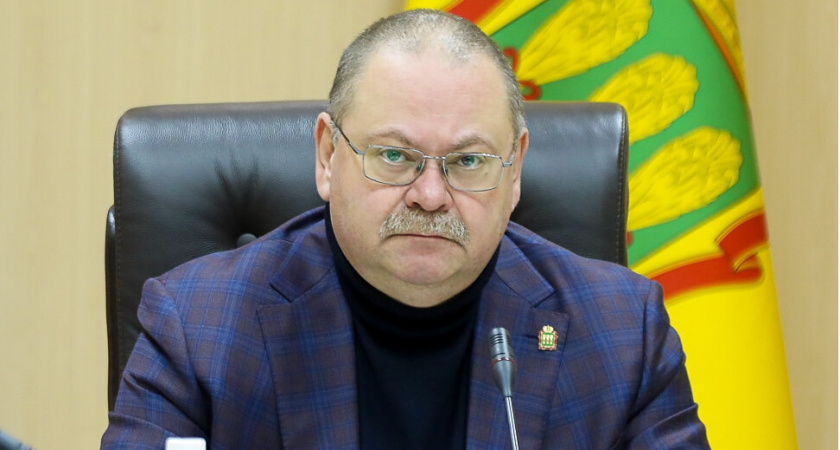 Олег Мельниченко поручил главам муниципалитетов продолжать следить за пуском тепла