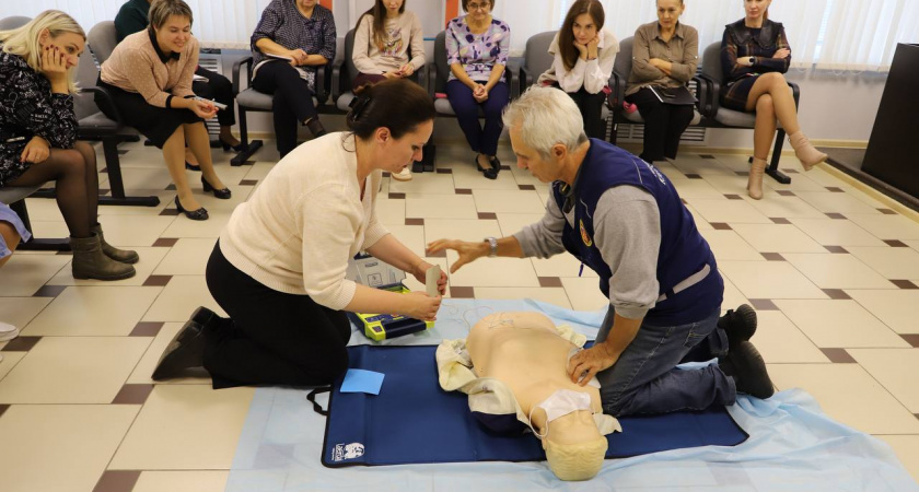 В Пензе для сотрудников Минздрава проведено занятие по обучению навыкам первой помощи