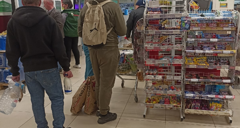 Умные хозяйки закупают их впрок: в Роскачестве назвали ТОП-10 лучших шпрот для Нового года