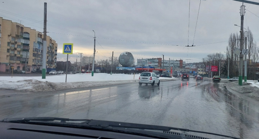 Забудьте про запотевшие стекла: оставьте один пакетик под лобовым и ездите с кайфом всю зиму