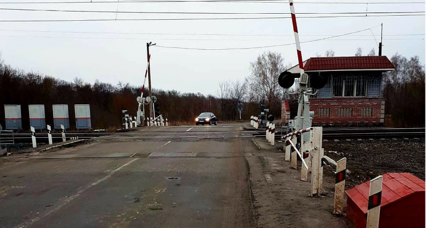 В Кузнецком районе завершен ремонт железнодорожного переезда