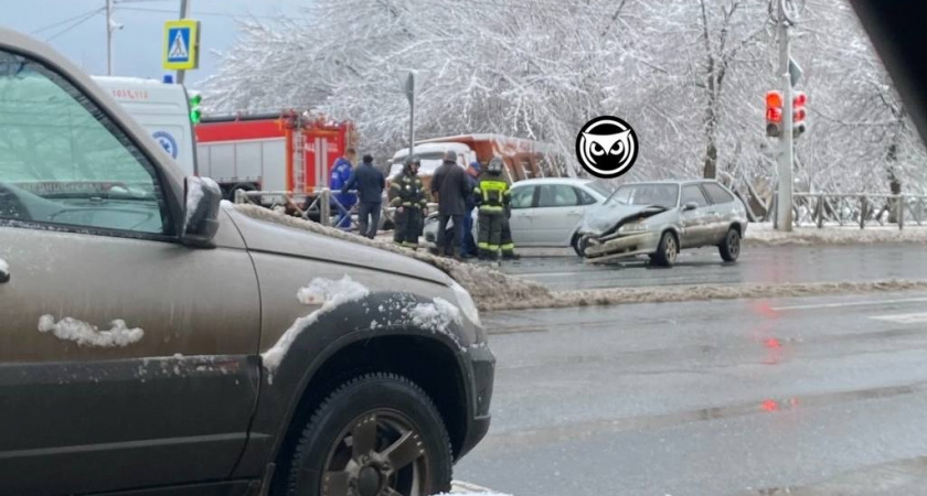 На проспекте Победы около Тяжпром в Пензе произошло жесткое ДТП 