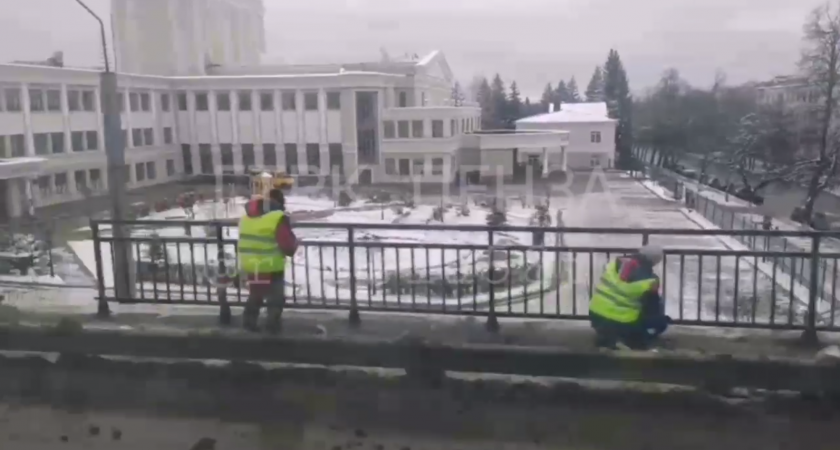 На Гагаринском путепроводе в Пензе возвращают ограждение, обрушившееся в апреле