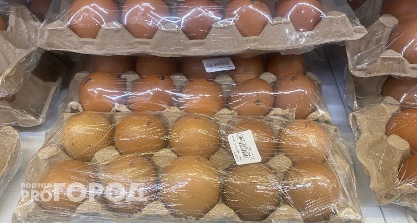 Яйца себе домой хитрые продавцы выбирают только так: запомните 2 лайфхака