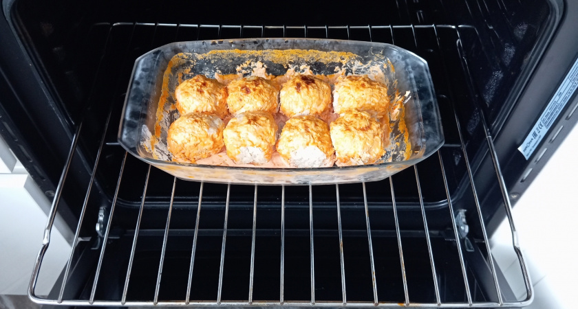 Чайная ложка в фарш — и котлеты улетают со стола, словно весеннее облачко с неба: лёгкие и сочные