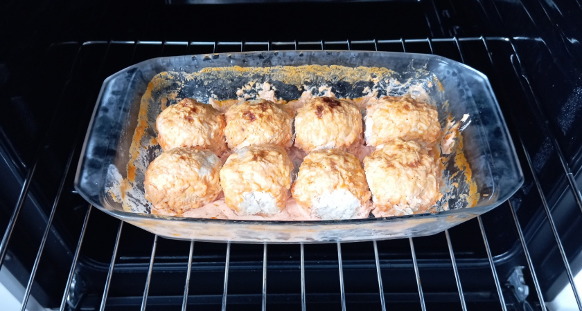 Чайная ложка в фарш — и котлеты исчезают со стола, словно весеннее облачко с неба: лёгкие и сочные