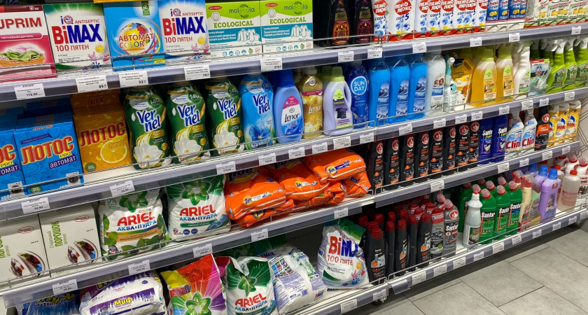 Стоят копейки, а стирают даже лучше элитных: 5 лучших стиральных порошков по мнению Роскачества