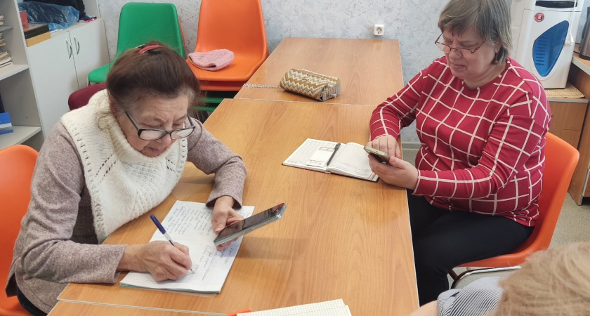 С 1 марта пенсионеров ждёт прибавка за январь и февраль: всё из-за двух строчек в трудовой