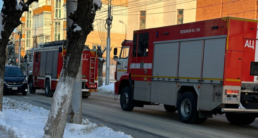Пензенские огнеборцы потушили 5 пожаров за один день
