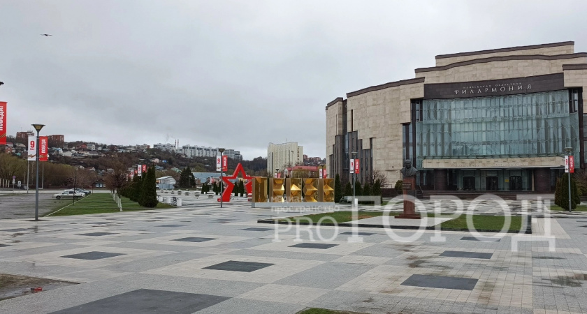 Юбилейная площадь готовится ко Дню Победы: фото