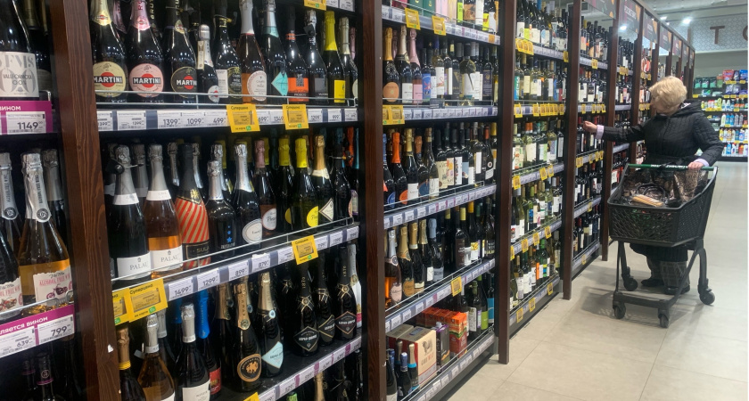 В Шемышейском районе работница магазина украла пять бутылок виски