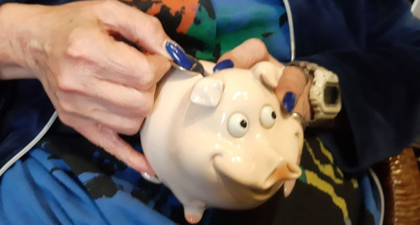 Центробанк с 12 апреля изымает деньги у россиян: наличным приходит конец — свинкам пора на покой