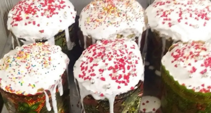 Фото к статье: Бесподобный пасхальный кулич: мягкий как пух, влажный и нежный мякиш —  никаких дрожжей и заморочек