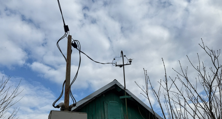 С 22 апреля запрещено электричество на дачных участках: от сети придётся отключиться, а провода снять