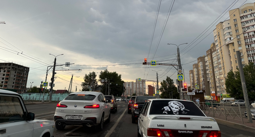 Водителей предупредили: с 24 апреля вводят новые штрафы за такую перевозку вещей на дачу — проверят всех 