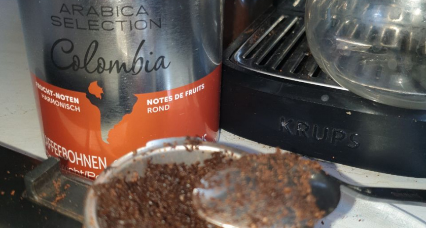 Всю зиму собираю кофейную гущу: вот зачем она нужна на даче — применять нужно только так, тогда сработает