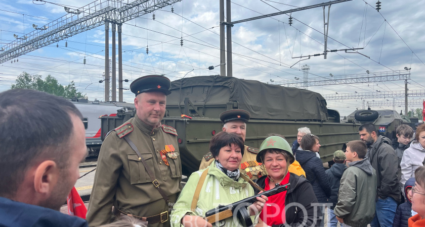 Пензенцы в третий раз встретили «Паровоз Победы»: тысячи горожан посетили музей военной техники