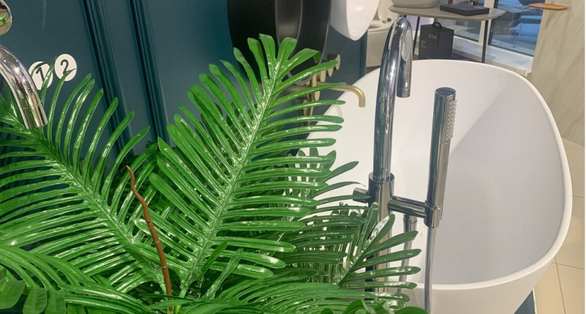 Теперь в туалете ставлю стаканчик с солью — и никаких неприятных запахов: хитростью поделилась горничная в санатории. Как сама не догадалась