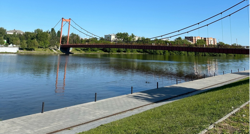 В Пензе прошла масштабная уборка берега р. Суры в честь 80-летия Победы