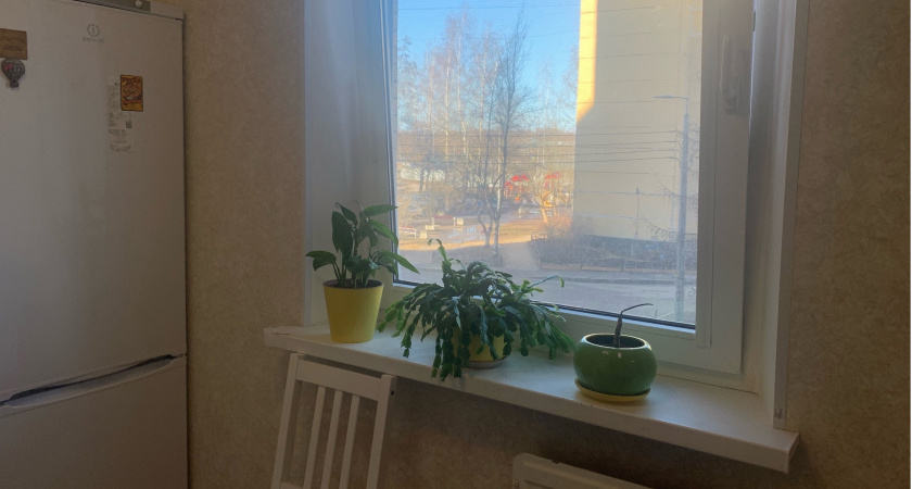 1 крышка уксуса — и окна сияют, как зеркало, и грязь с улицы не прилипает — всё дело в этом секрете 