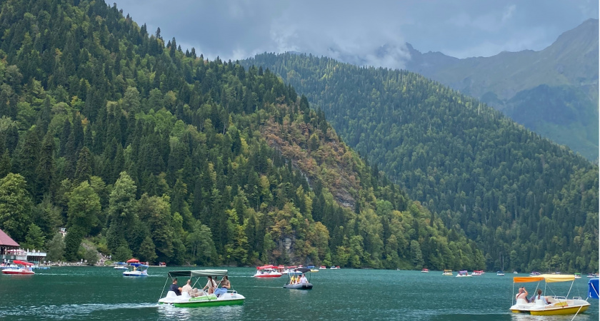 «В этот красивый ад больше ни ногой»: российские туристы оставили честный отзыв об отдыхе в Абхазии