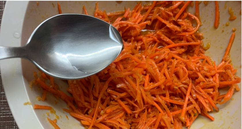 Морковь по-корейски вкуснее, чем с рынка: удачный и простой рецепт — нужно знать одну хитрость 