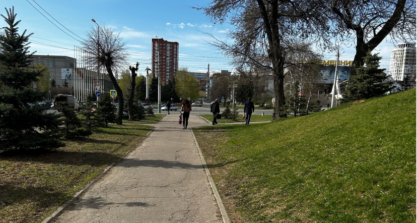 В Каменке продолжается благоустройство сквера тружеников тыла