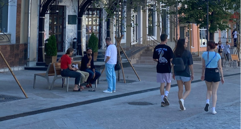 В Октябрьском районе закрасили более 160 надписей пронаркотического содержания