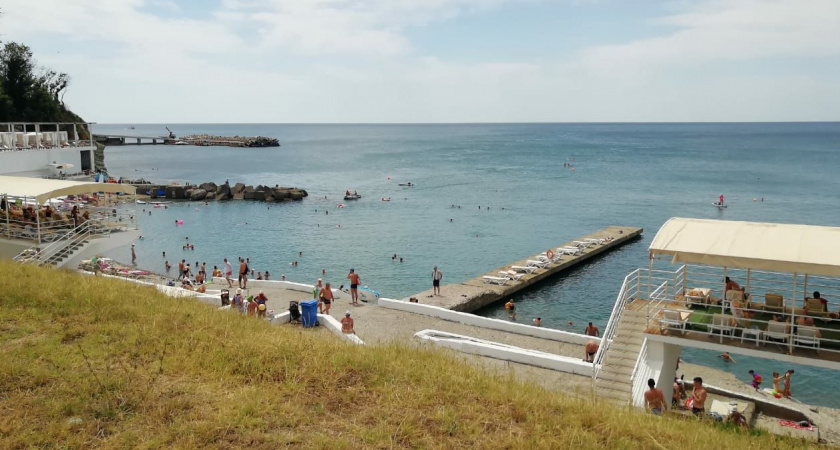 Началось: отдыхающие на Чёрном море делятся неприятными наблюдениями. Но не про цены и не про мазут