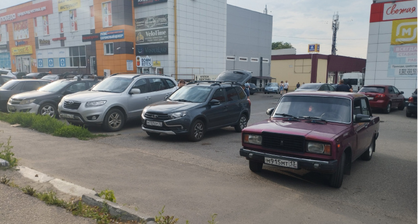 Олег Денисов рассказал, как проходит эвакуация брошенных машин в городе