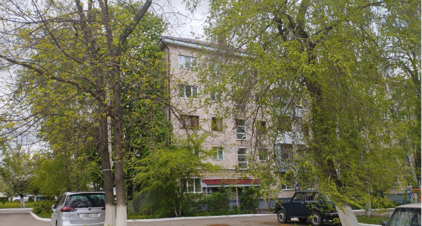 В г. Белинском ведется капремонт крыши дома на ул. Туристическая