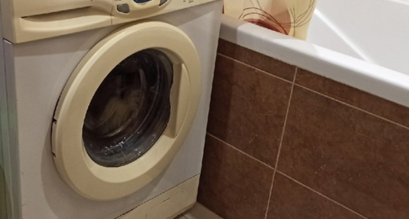 Стиральная машинка больше не прыгает по ванной: делюсь одной хитростью — научил бывалый сантехник  
