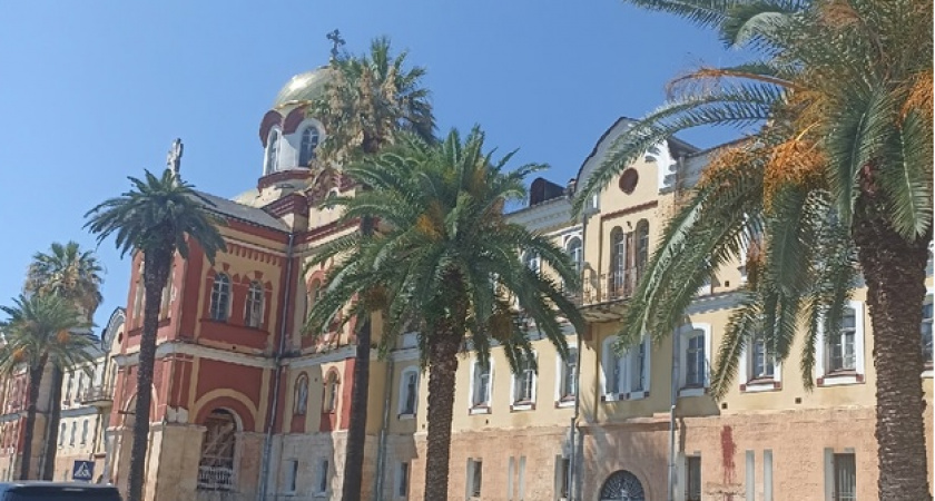 Приобрели дом мечты в Абхазии,  отремонтировали, а через год сбежали, бросив почти всё имущество: вот в чём причина